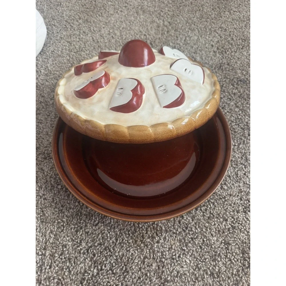 Vintage Ceramic Covered Apple Pie Plate Dish Keeper With Lid Portugal